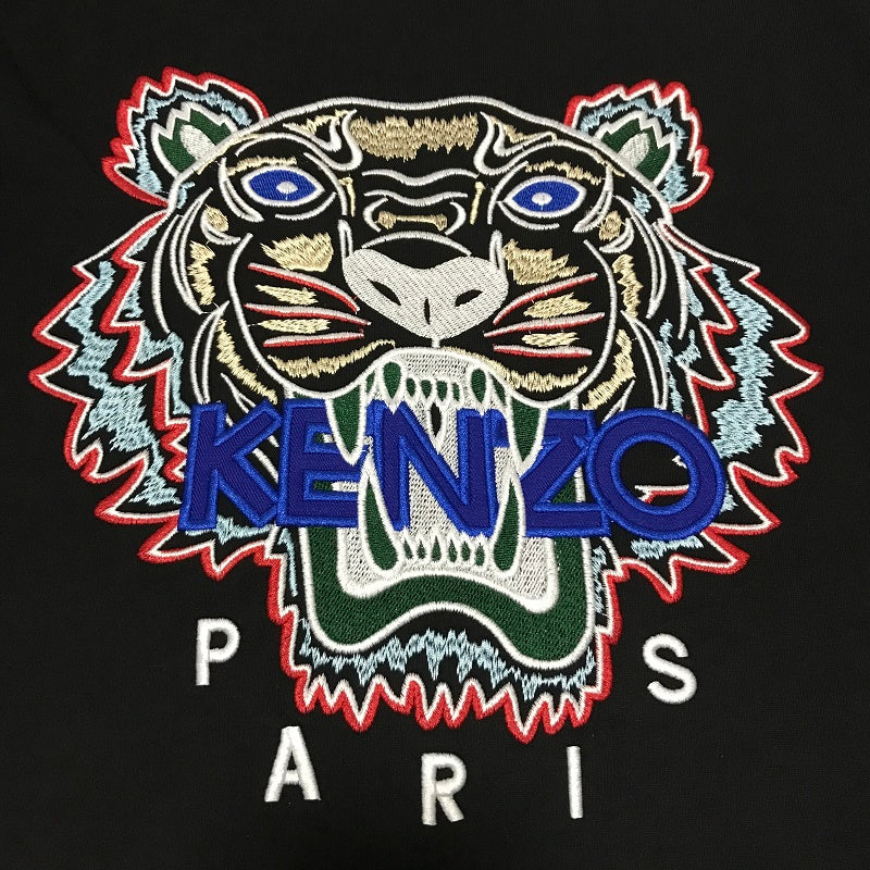 MINIMALIST STREET STYLE