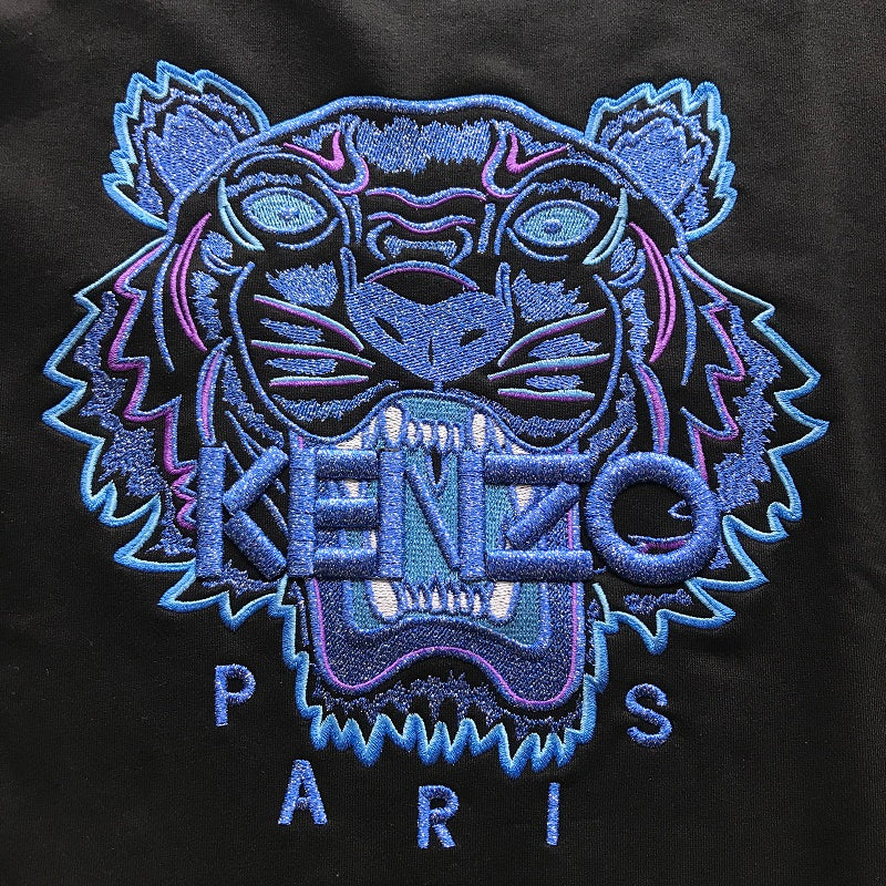 MINIMALIST STREET STYLE