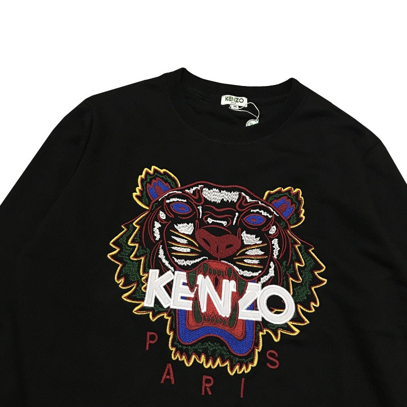 MINIMALIST STREET STYLE