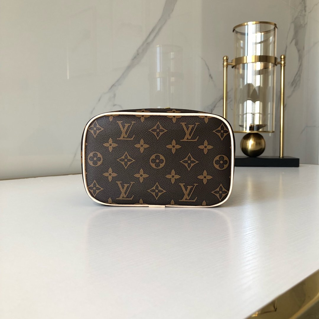 Chic & Stylish Bags