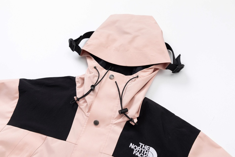 MINIMALIST STREET STYLE