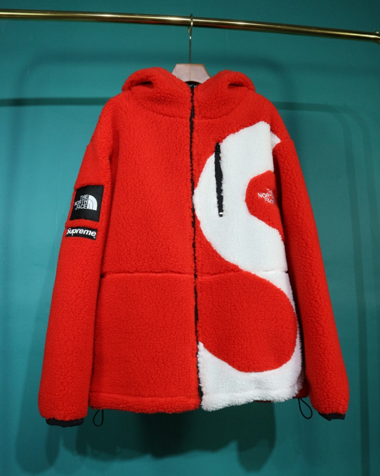 MINIMALIST STREET STYLE