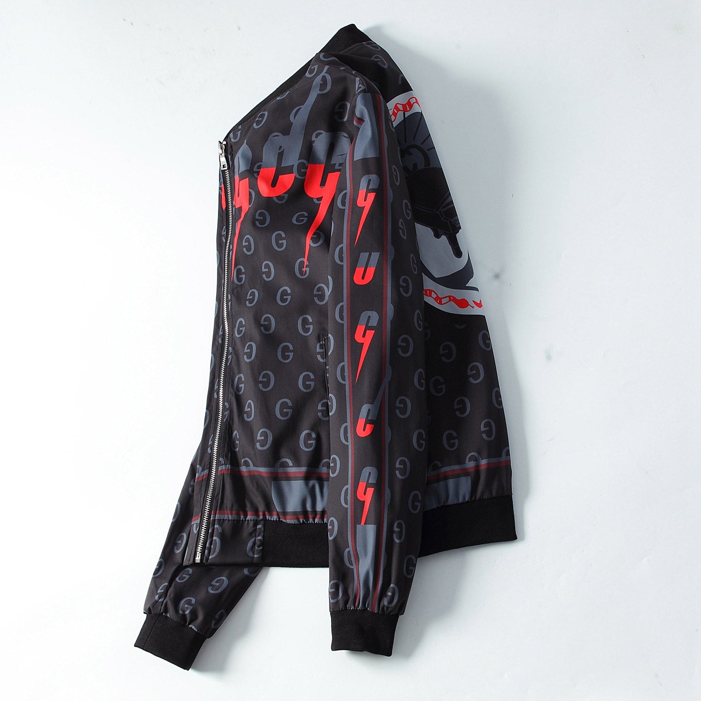 MINIMALIST STREET STYLE