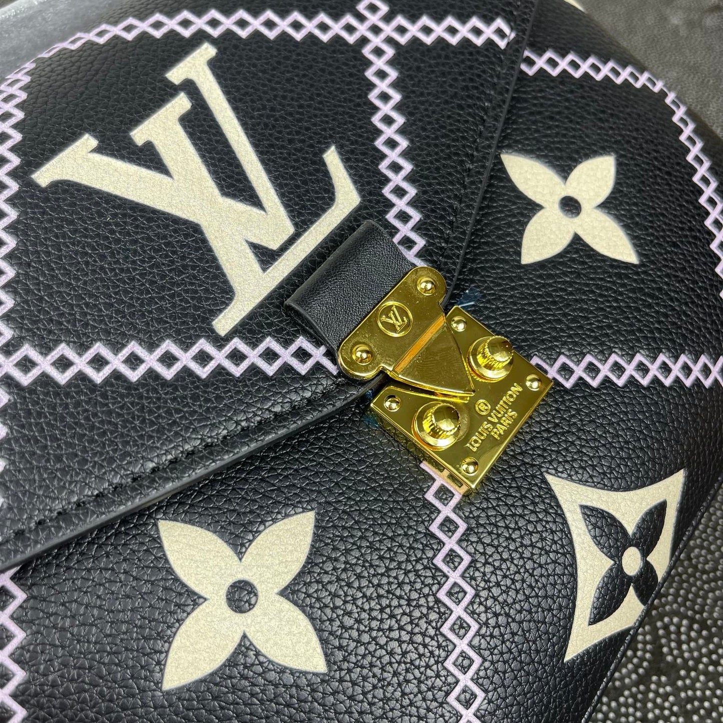 Chic & Stylish Bags