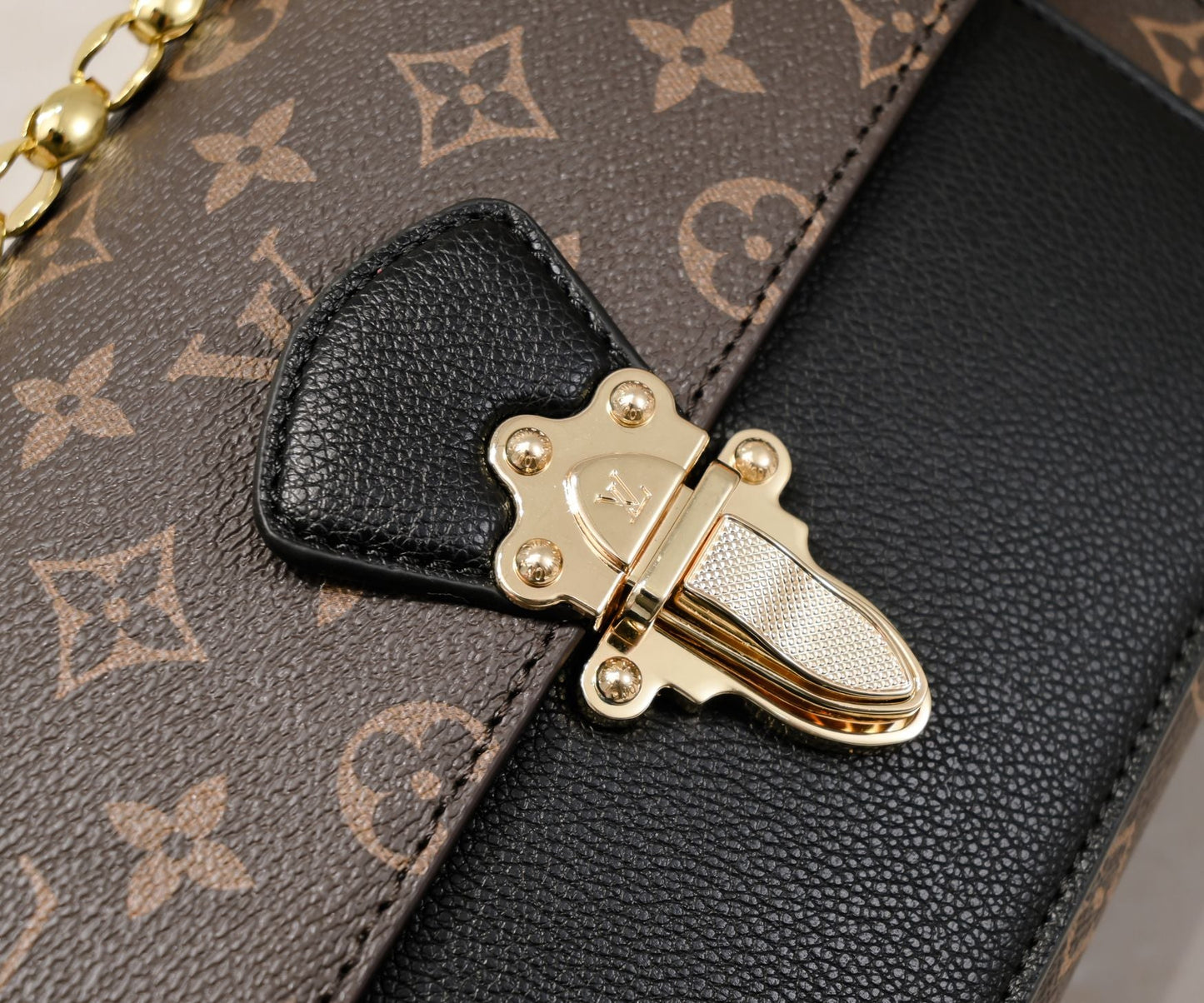 Chic & Stylish Bags
