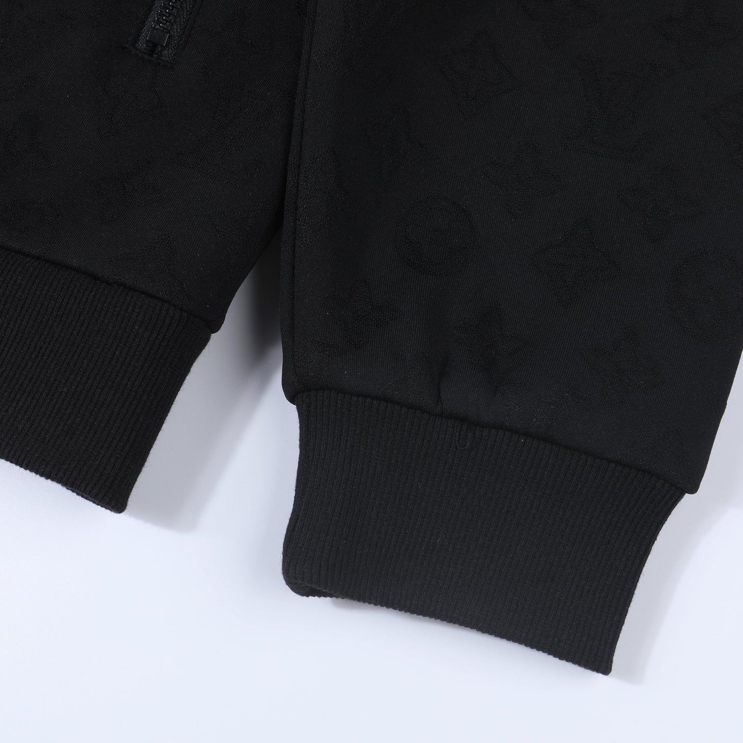 MINIMALIST STREET STYLE