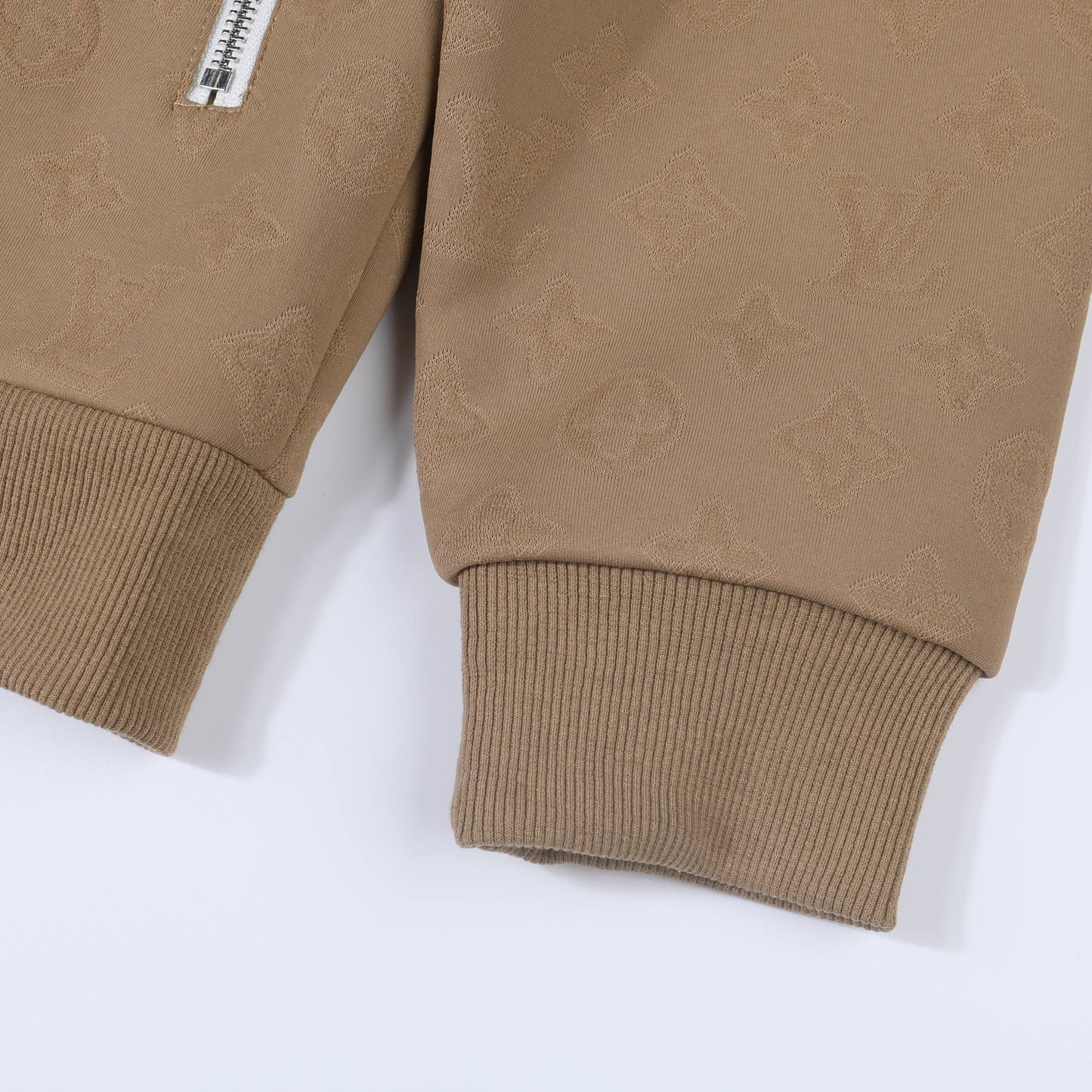 MINIMALIST STREET STYLE