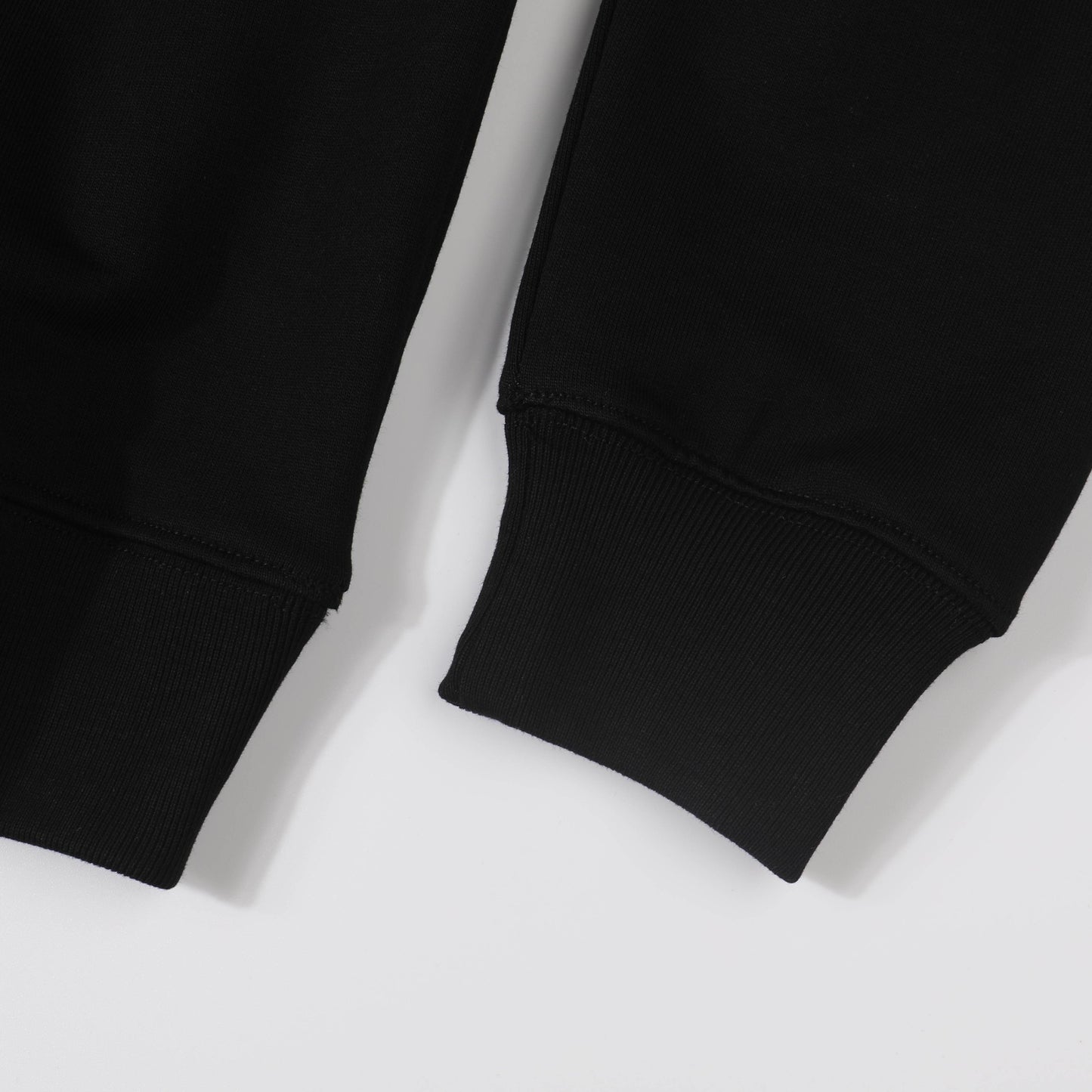 MINIMALIST STREET STYLE