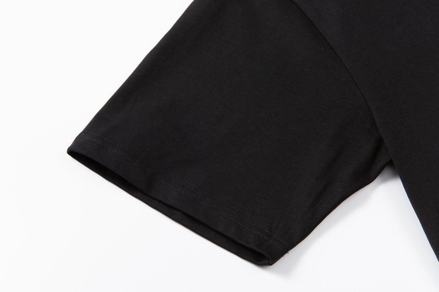 MINIMALIST STREET STYLE