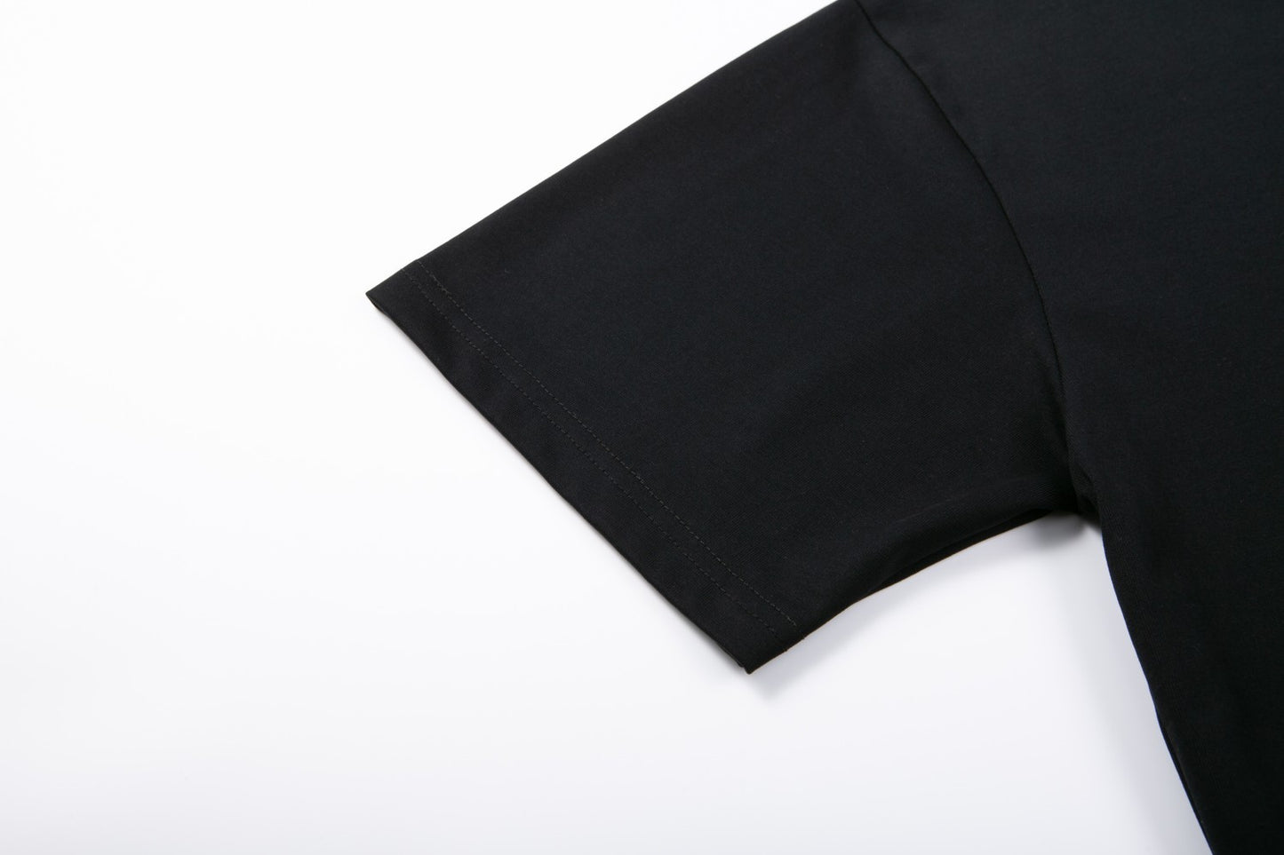 MINIMALIST STREET STYLE