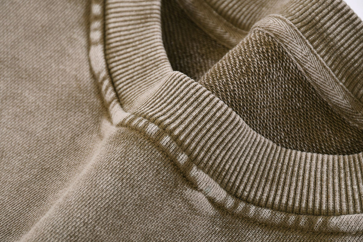 MINIMALIST STREET STYLE