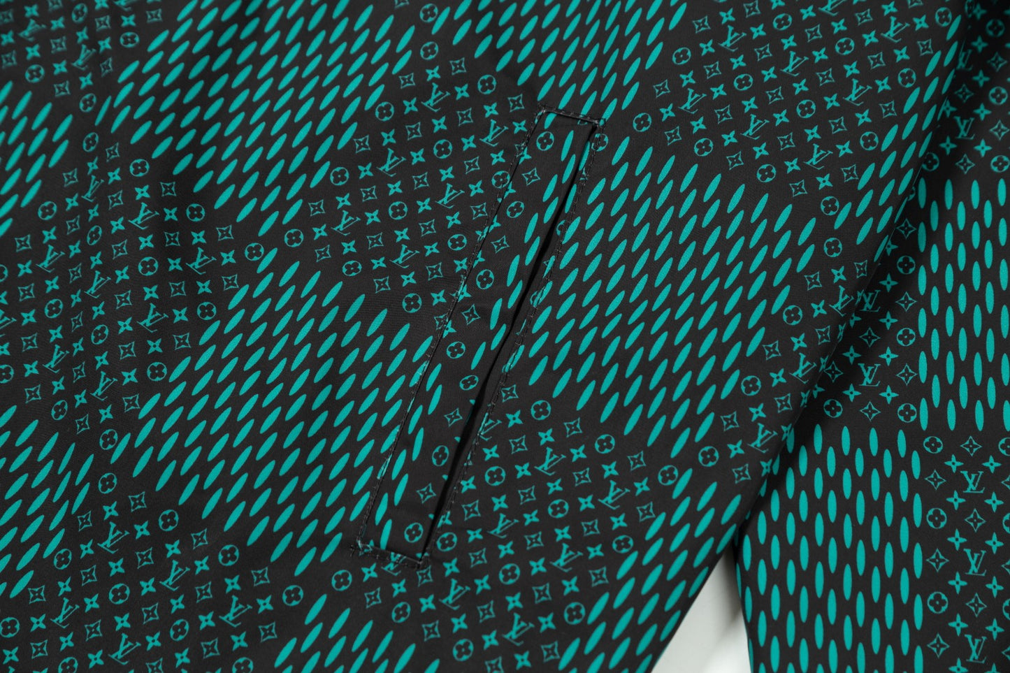 MINIMALIST STREET STYLE