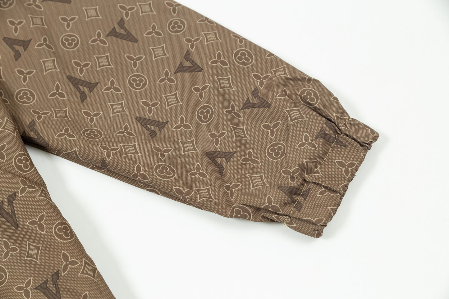 MINIMALIST STREET STYLE