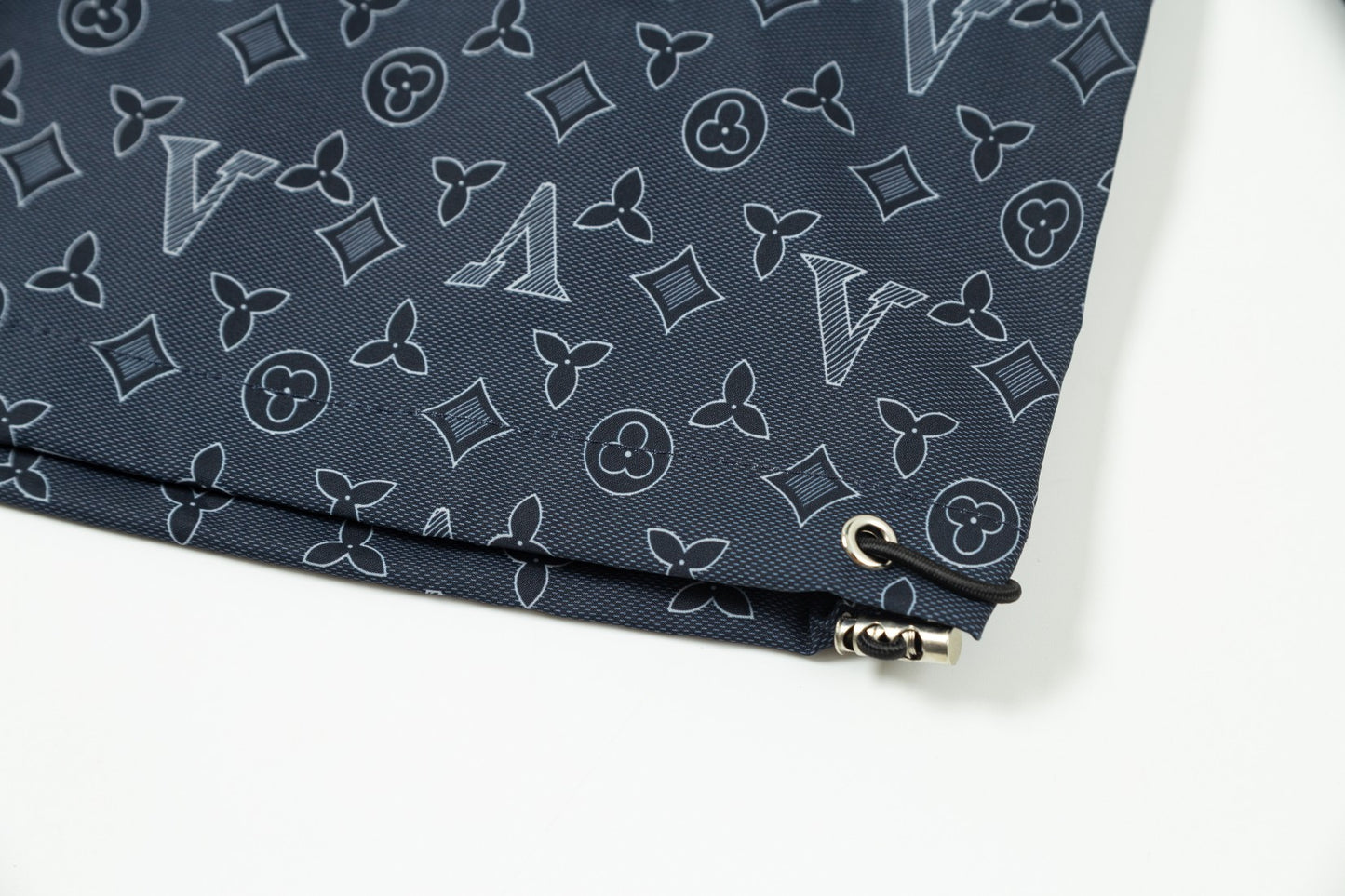 MINIMALIST STREET STYLE