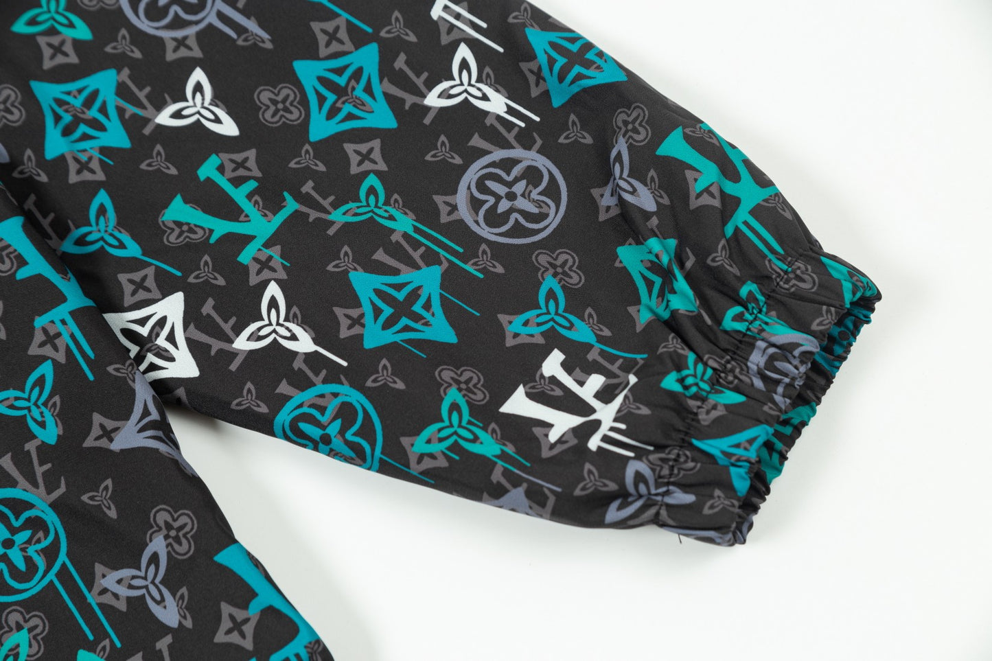 MINIMALIST STREET STYLE