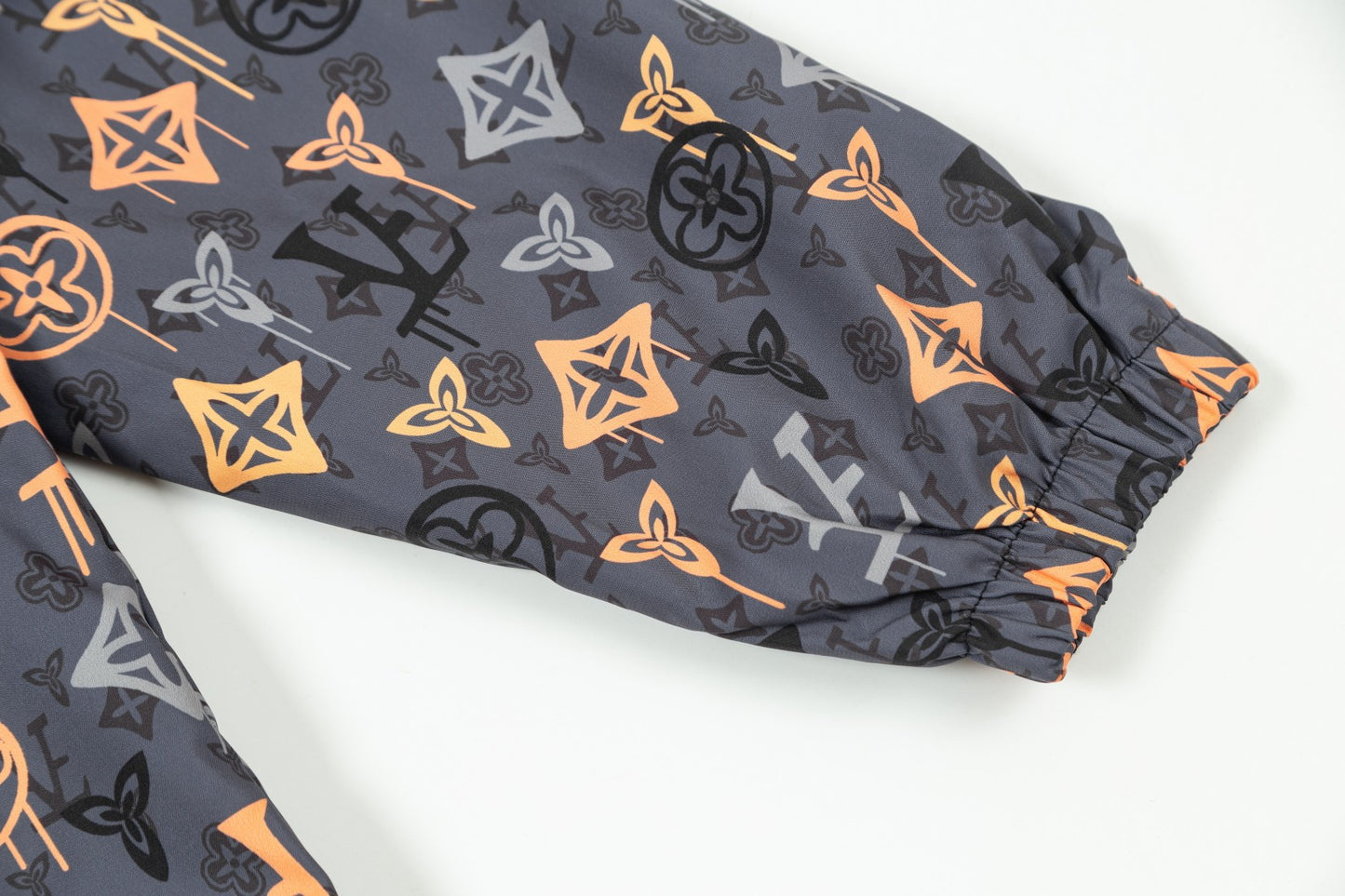 MINIMALIST STREET STYLE