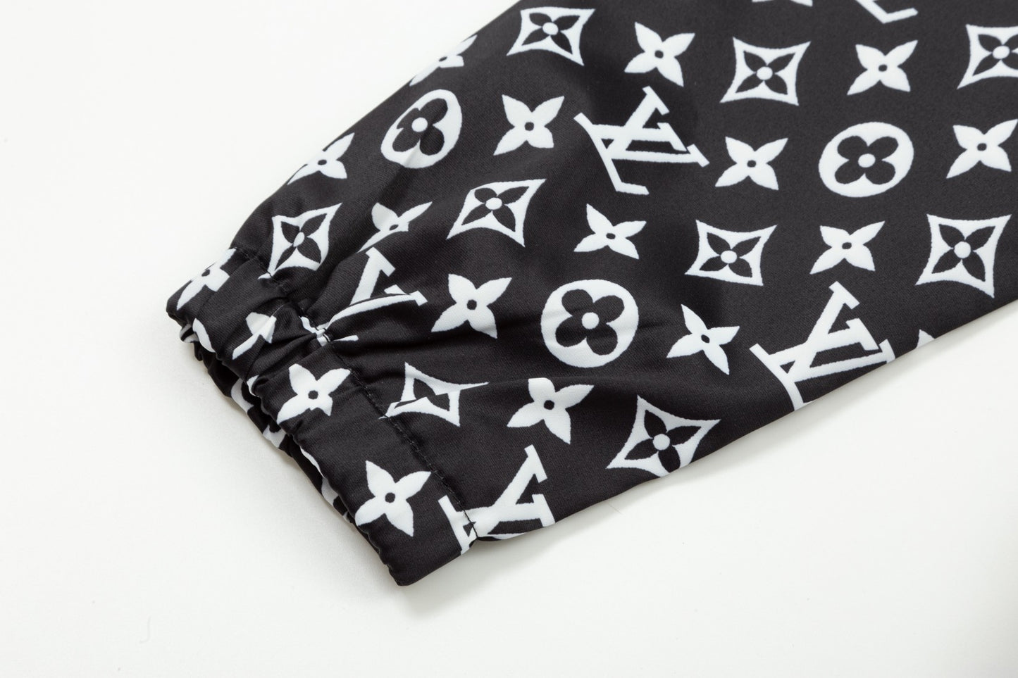 MINIMALIST STREET STYLE