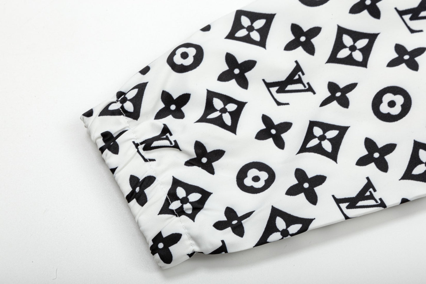 MINIMALIST STREET STYLE