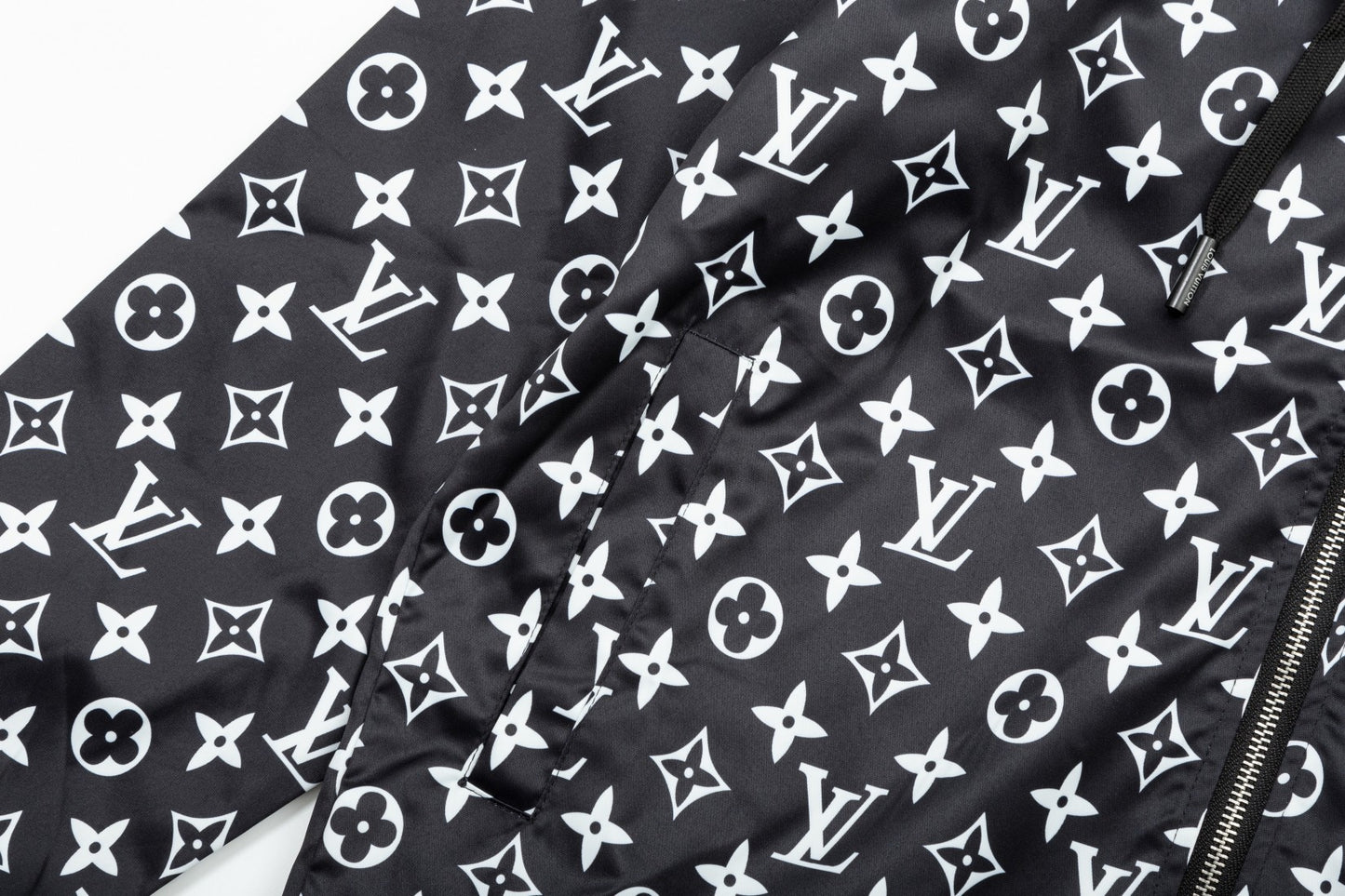 MINIMALIST STREET STYLE