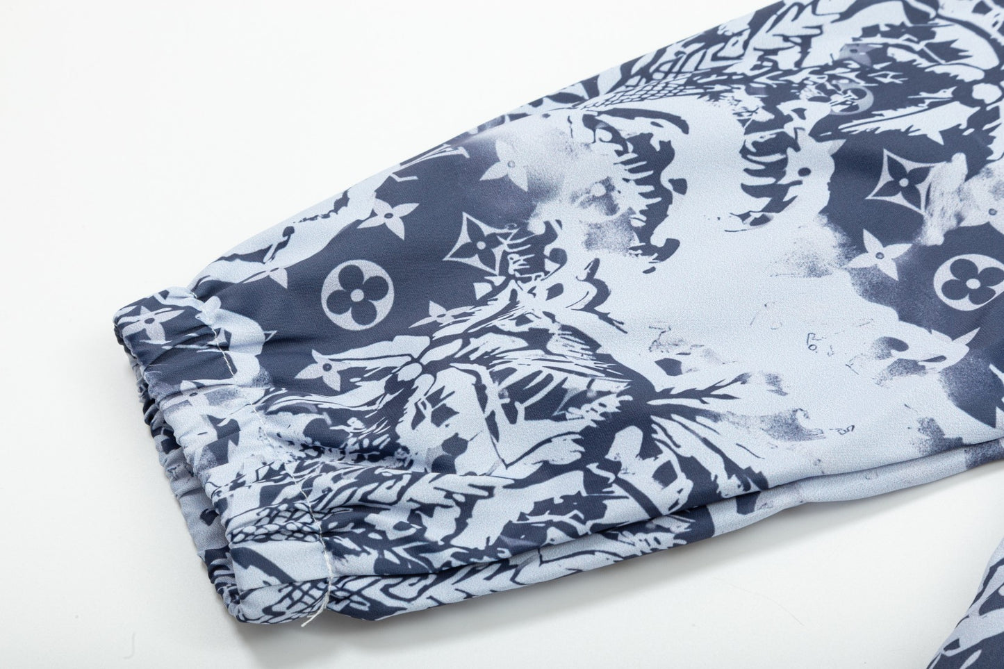 MINIMALIST STREET STYLE