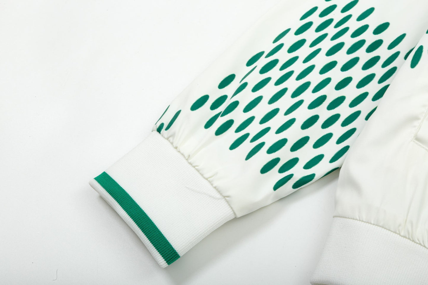 MINIMALIST STREET STYLE