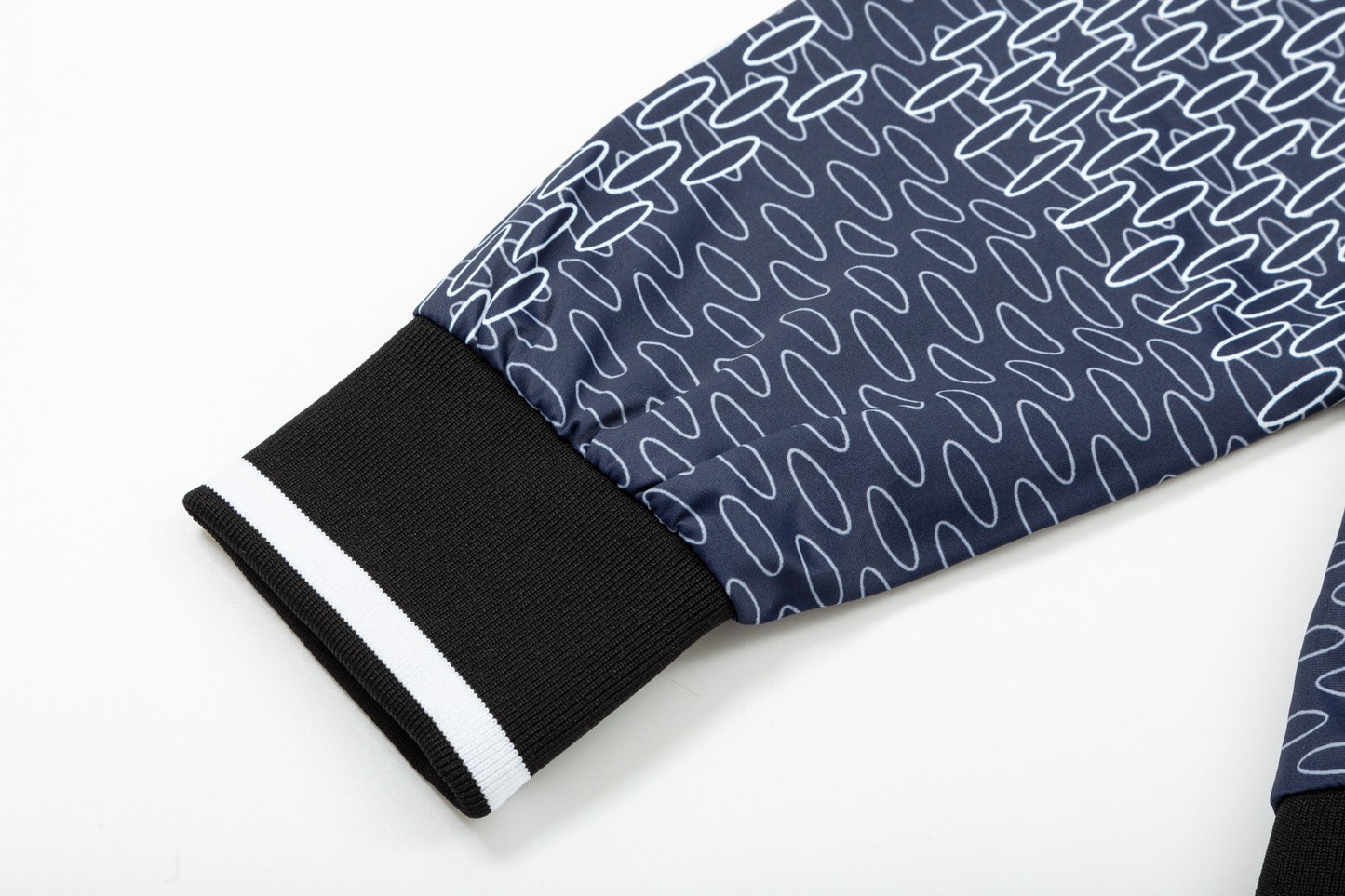 MINIMALIST STREET STYLE