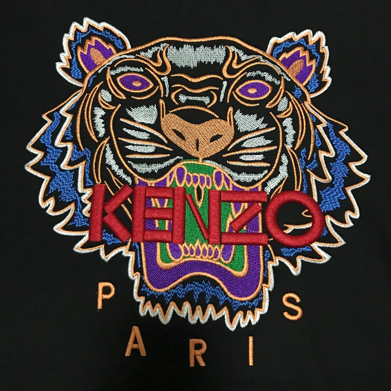 MINIMALIST STREET STYLE