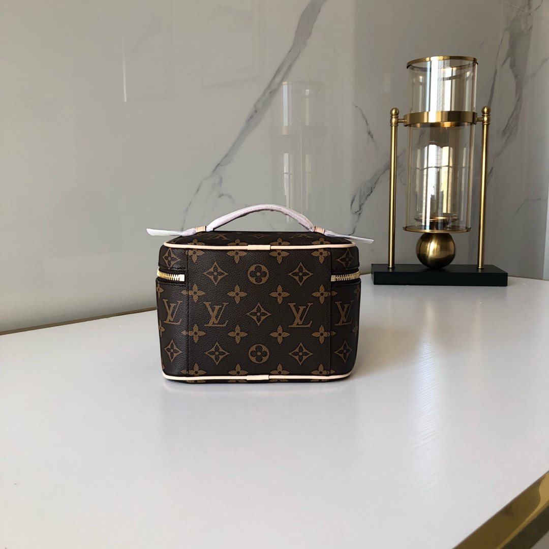 Chic & Stylish Bags