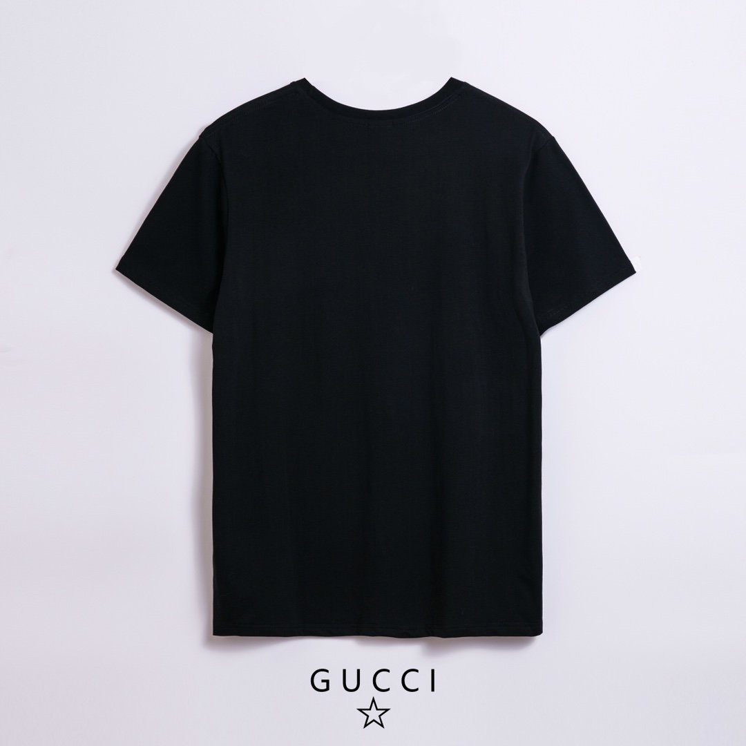 MINIMALIST STREET STYLE