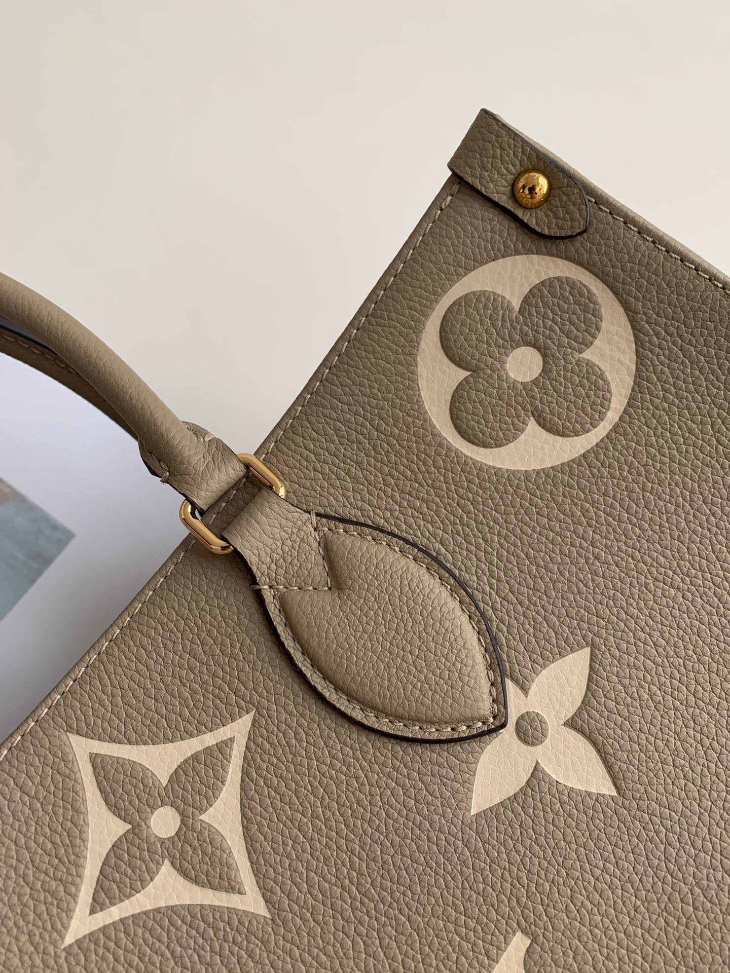 Chic & Stylish Bags
