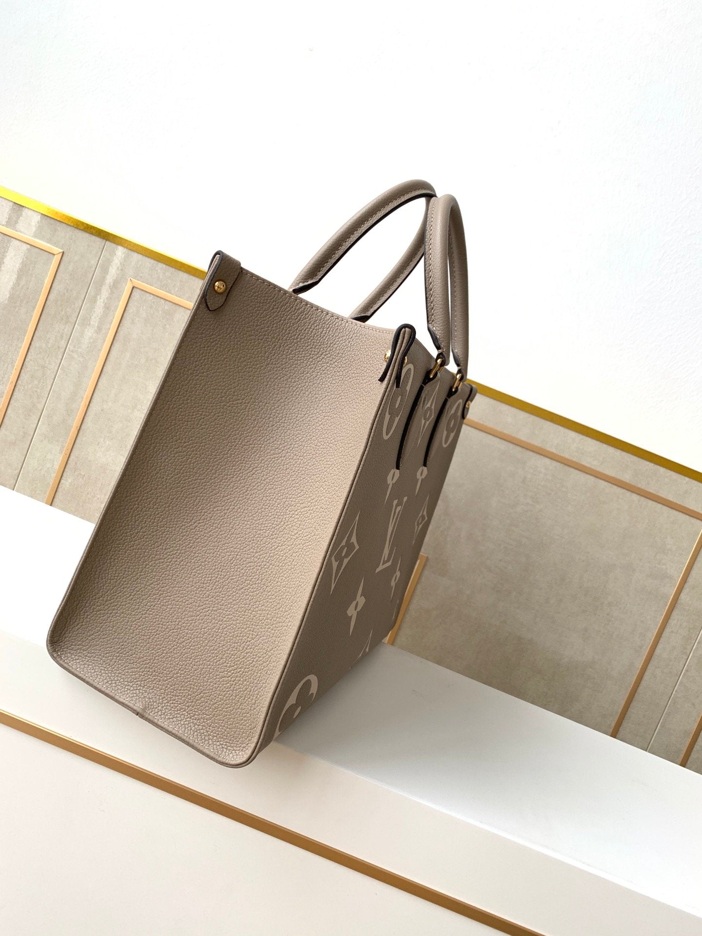Chic & Stylish Bags