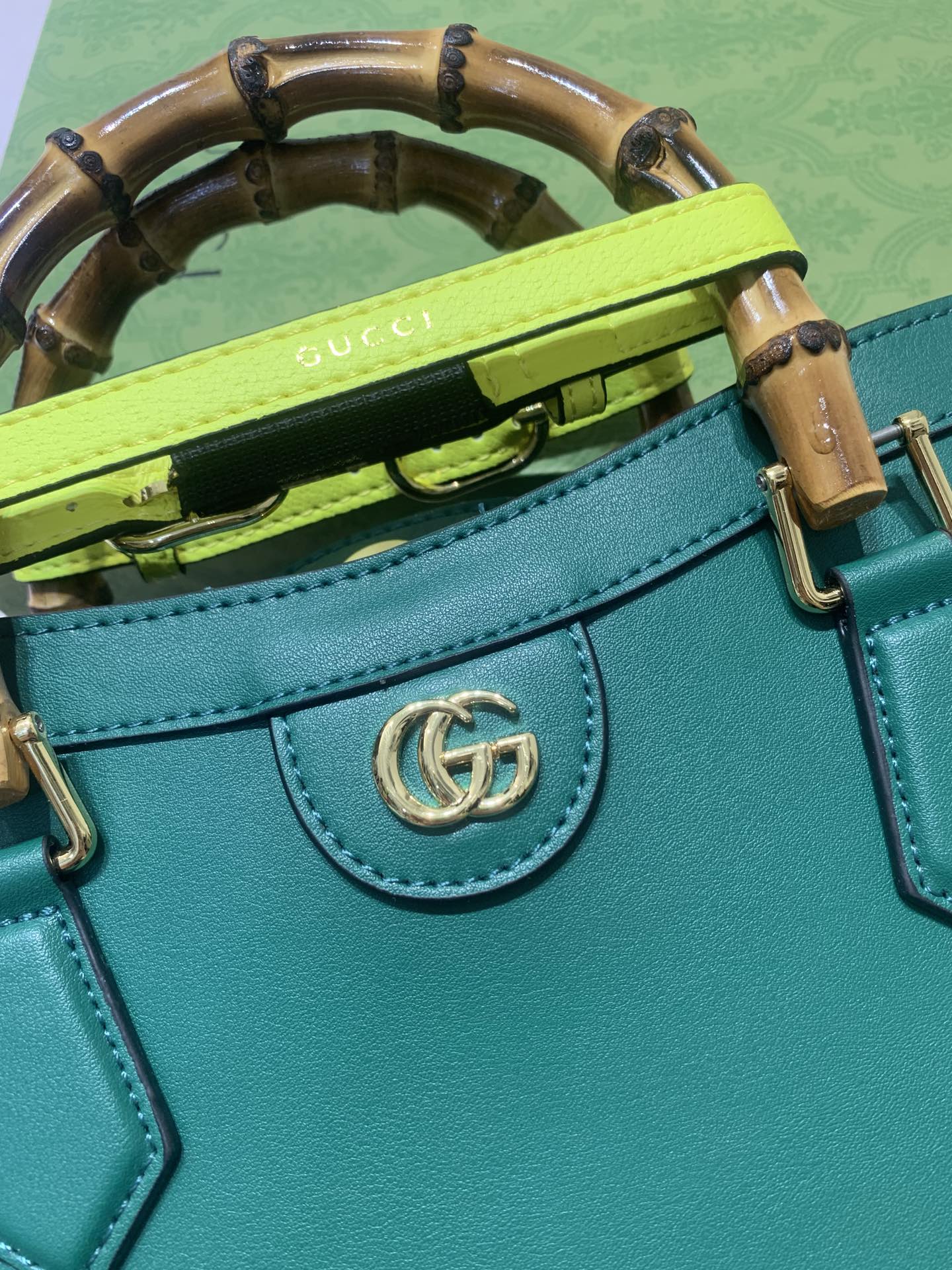 Chic & Stylish Bags