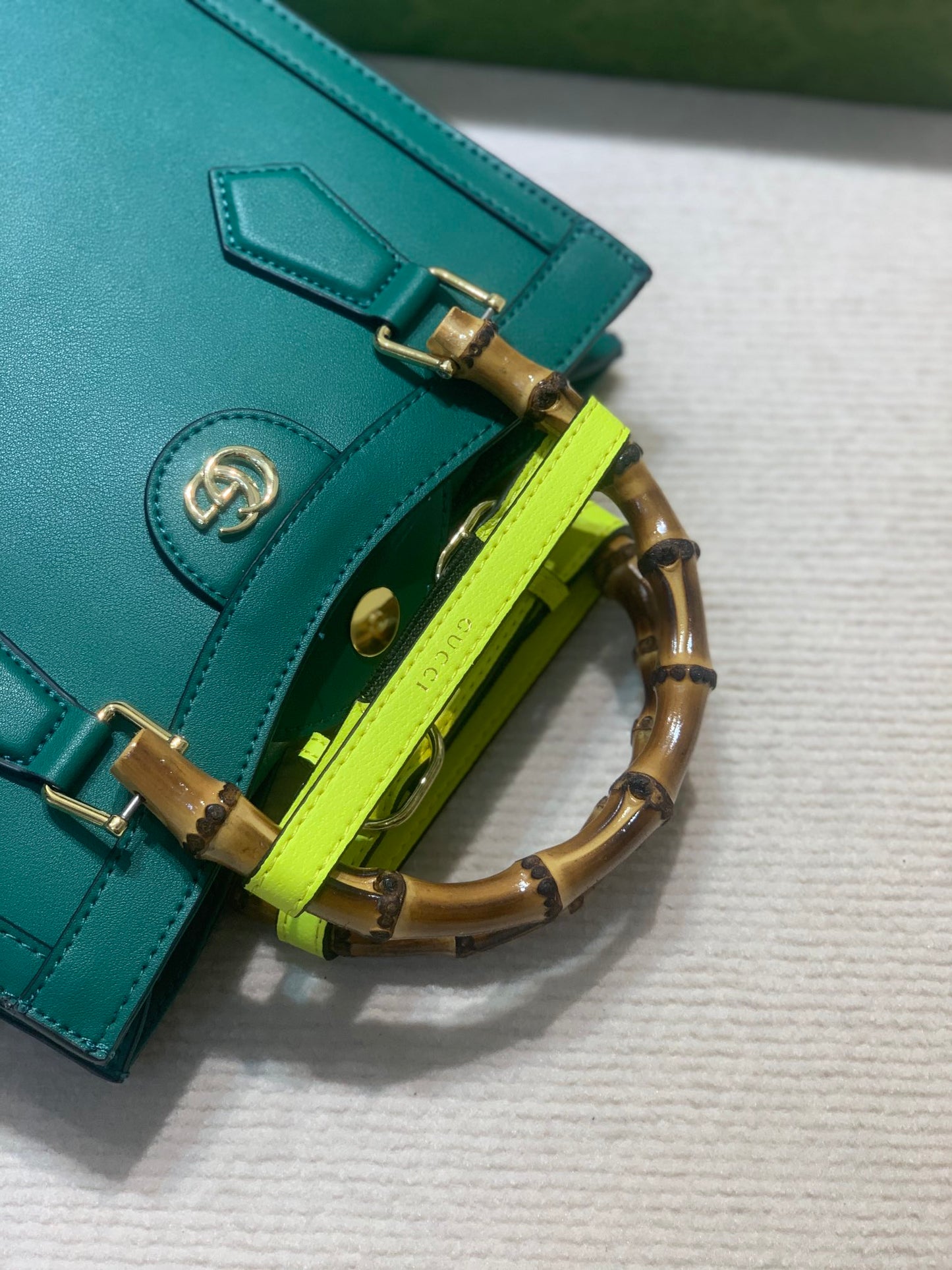 Chic & Stylish Bags