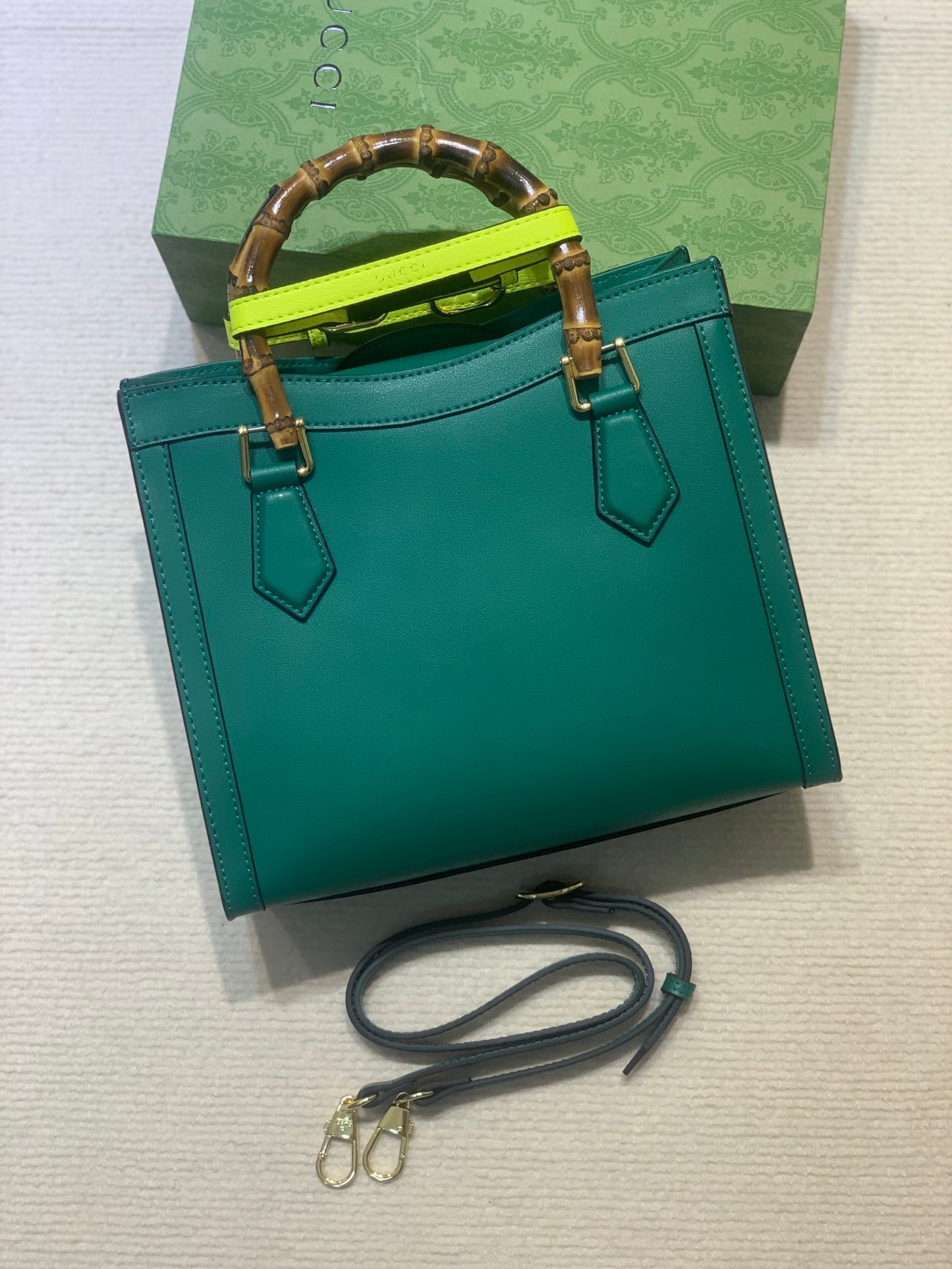 Chic & Stylish Bags