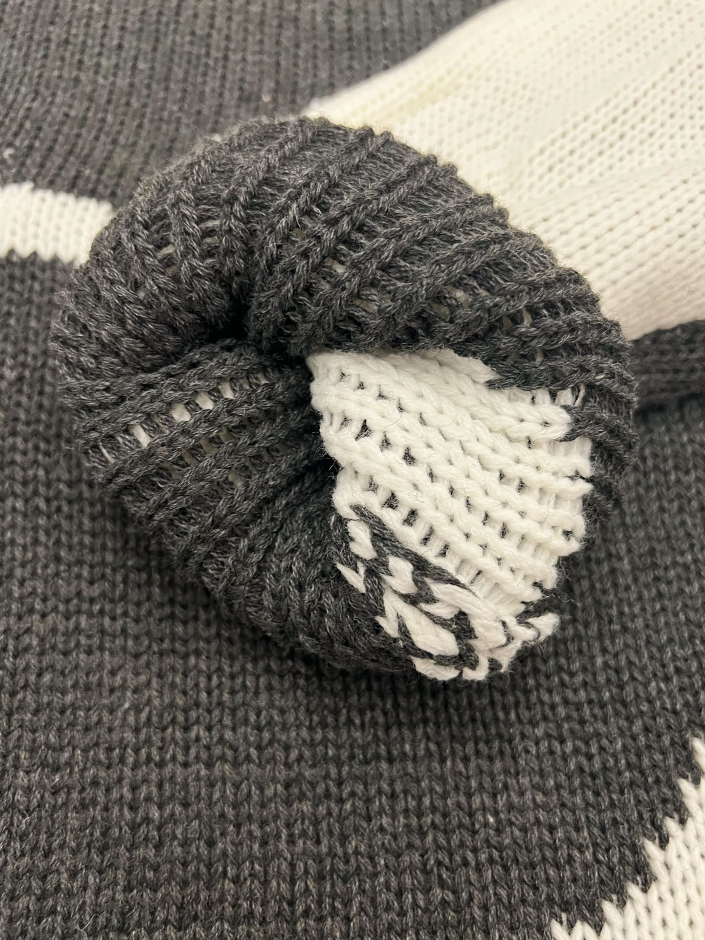 MINIMALIST STREET STYLE