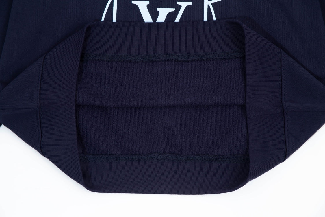 MINIMALIST STREET STYLE