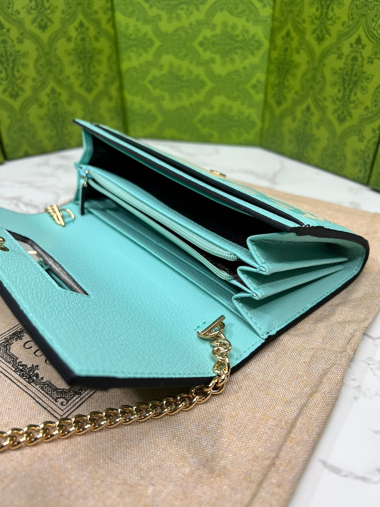 Chic & Stylish Bags