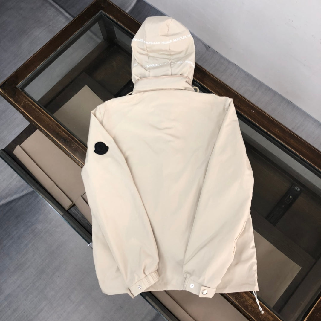 MINIMALIST STREET STYLE