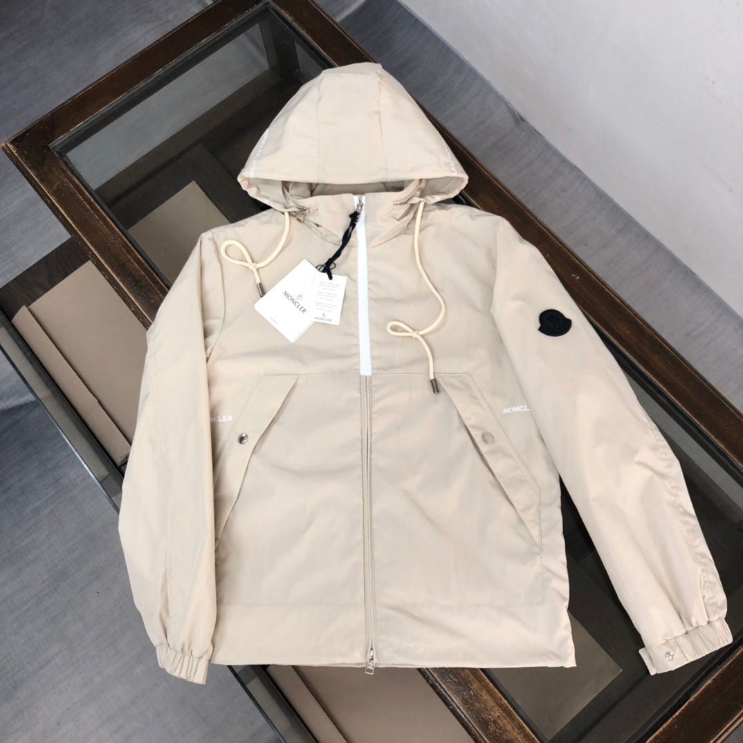 MINIMALIST STREET STYLE