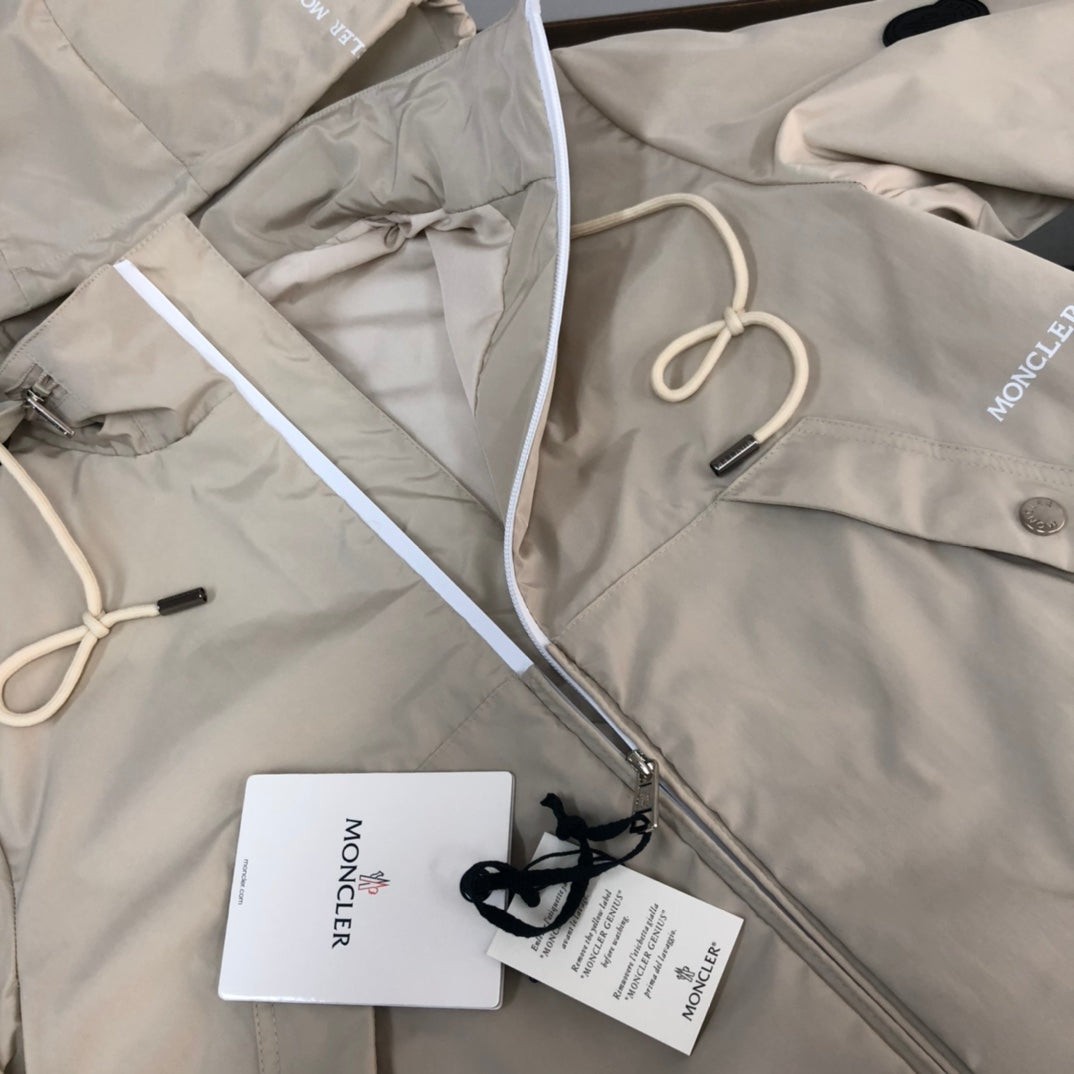 MINIMALIST STREET STYLE