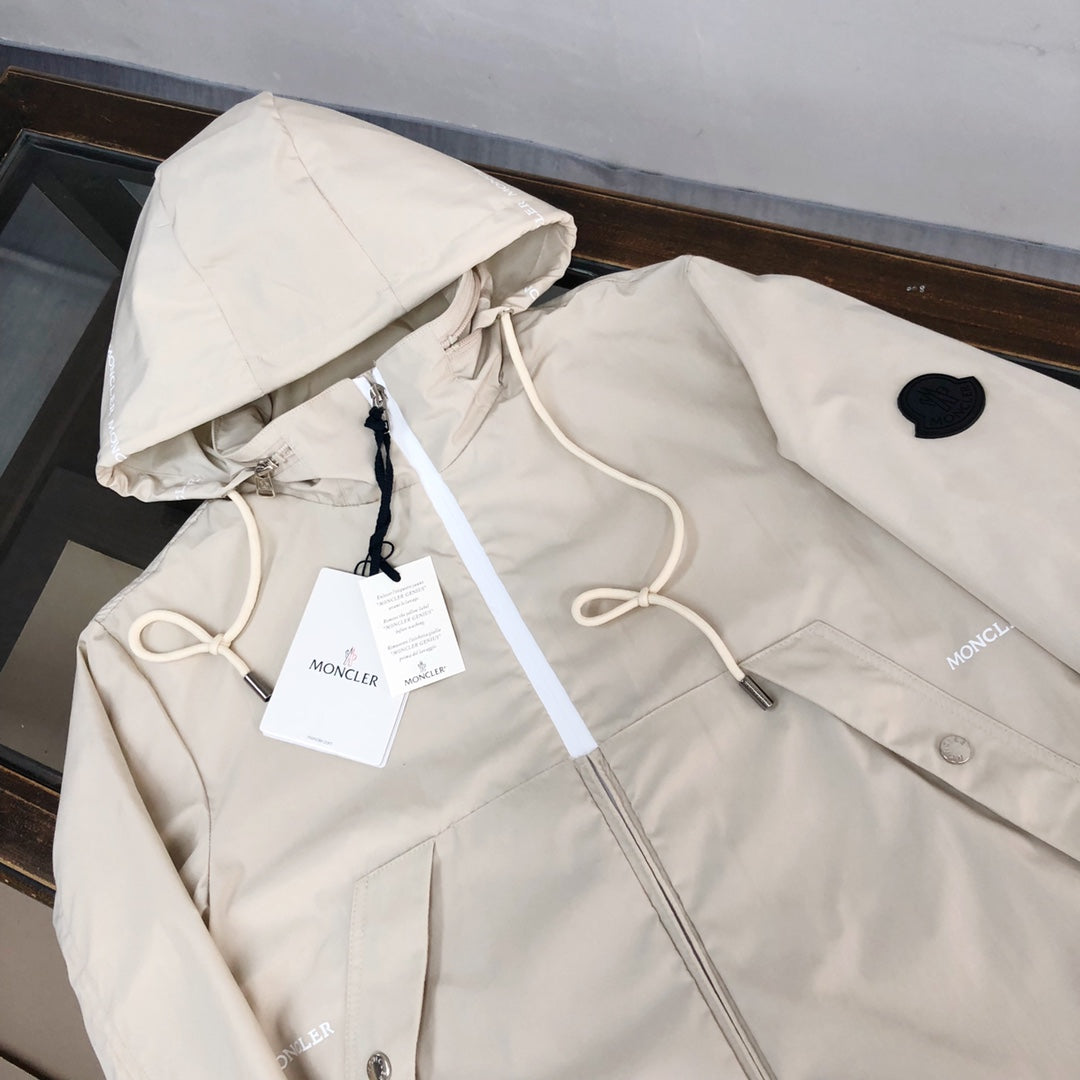 MINIMALIST STREET STYLE