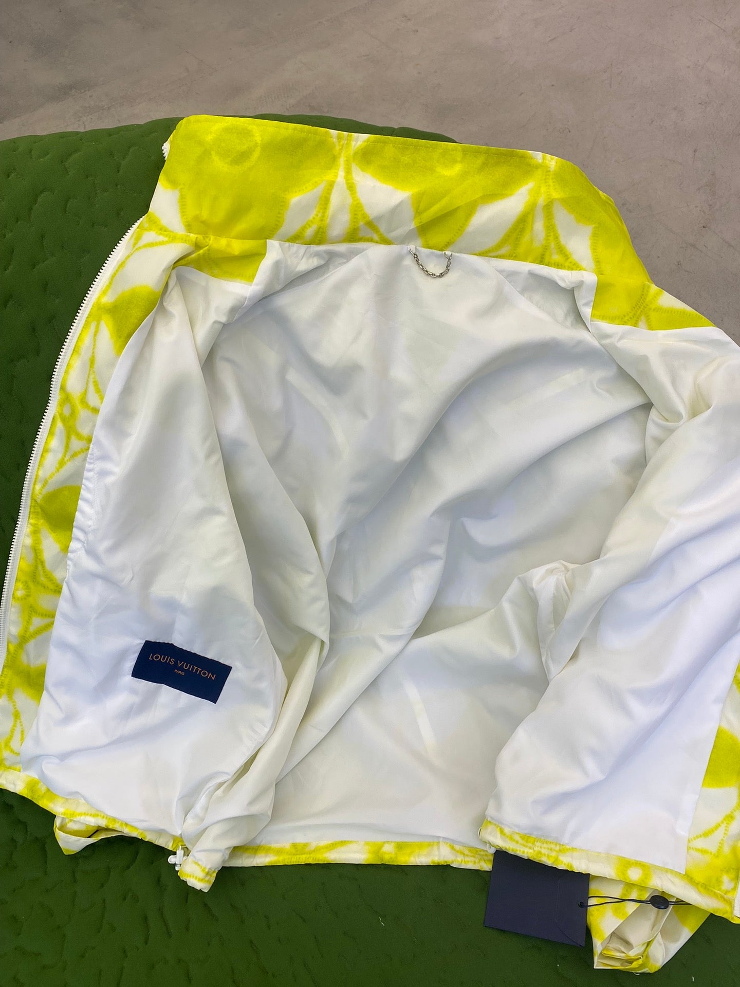 MINIMALIST STREET STYLE