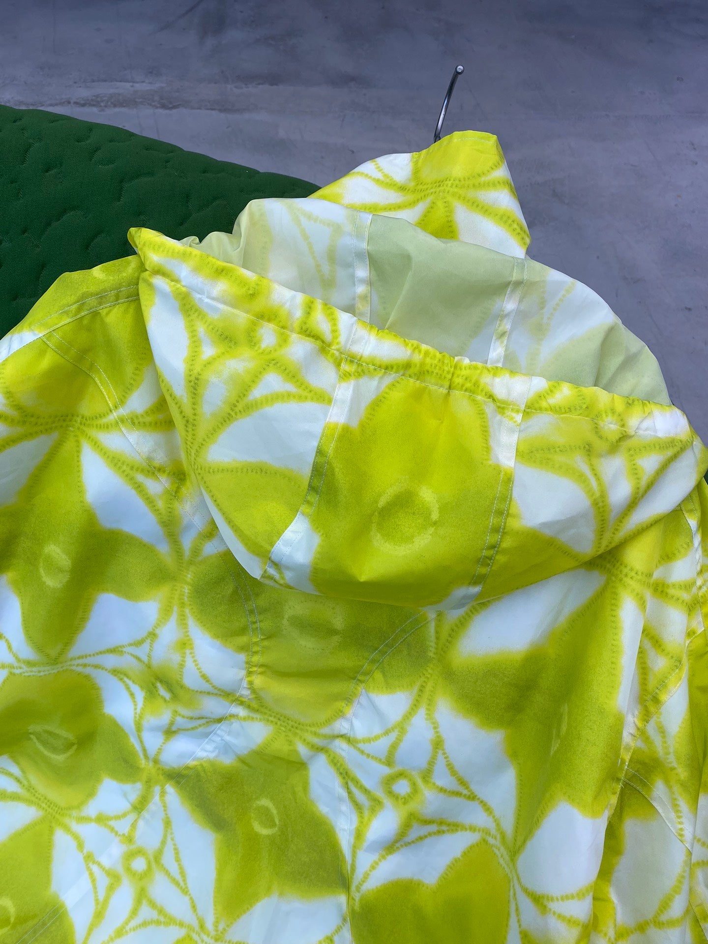 MINIMALIST STREET STYLE