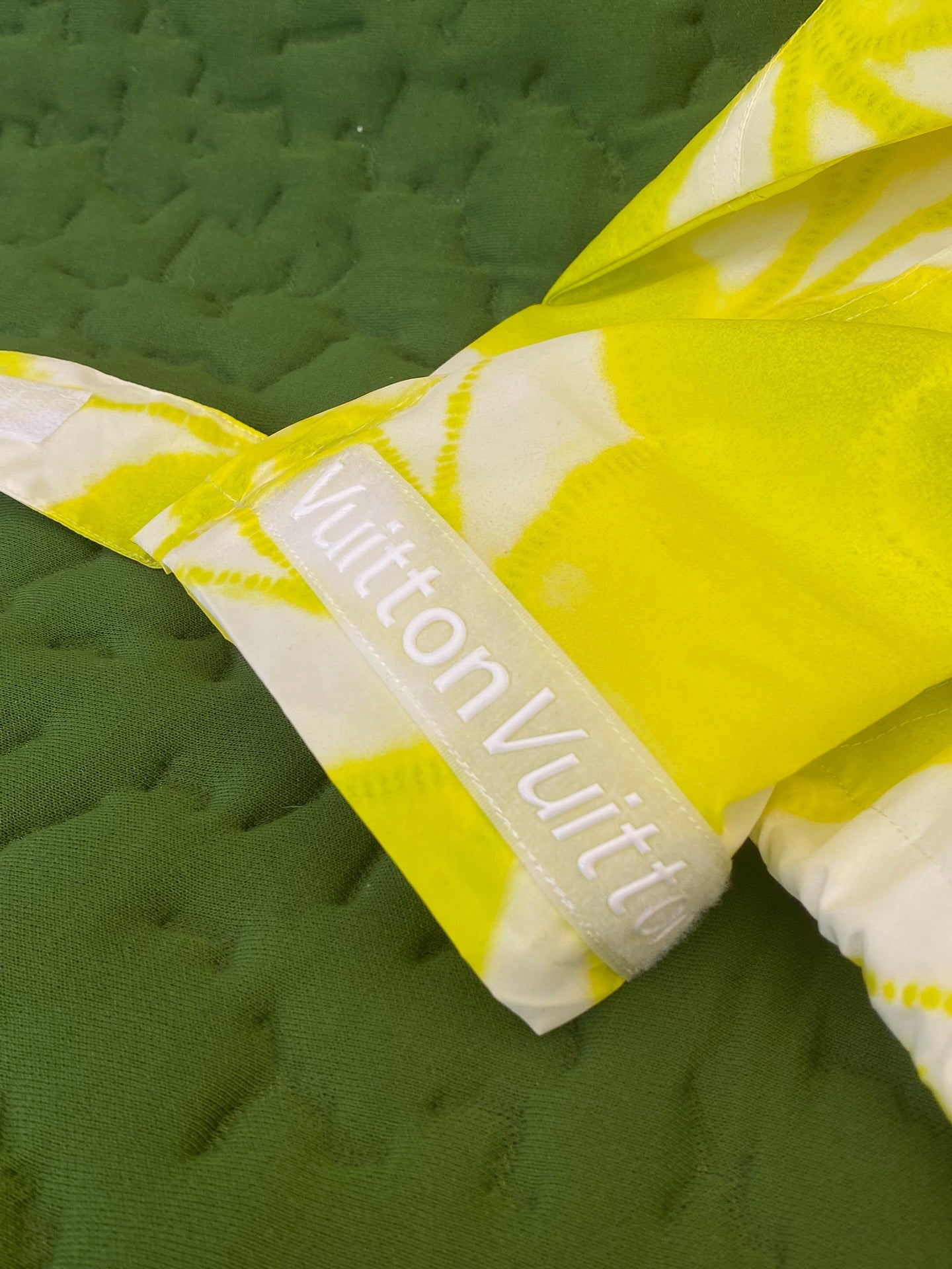 MINIMALIST STREET STYLE