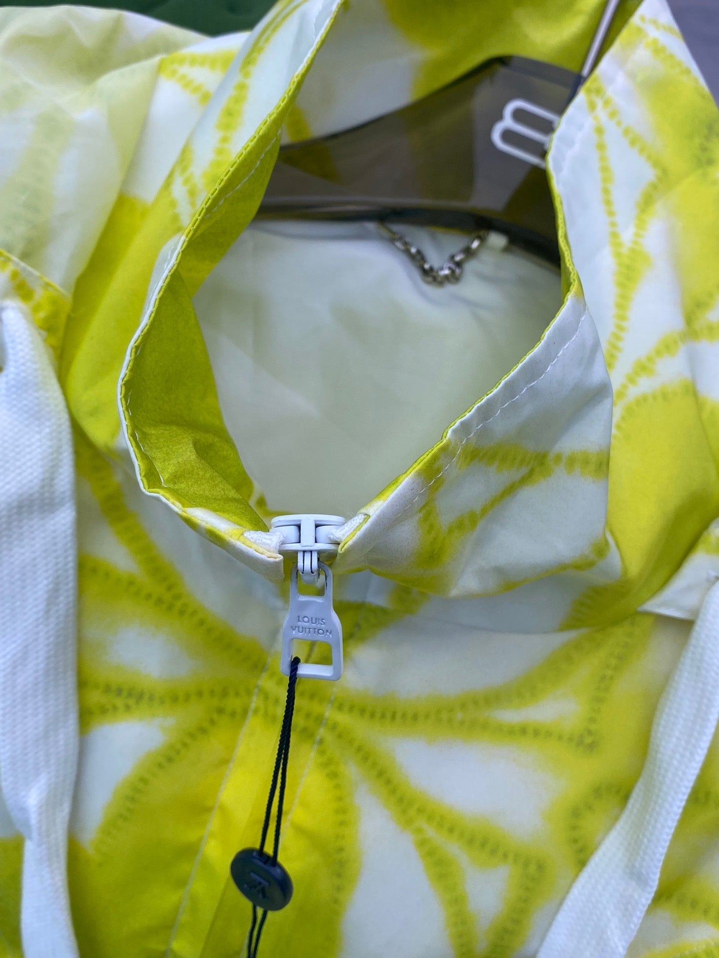 MINIMALIST STREET STYLE