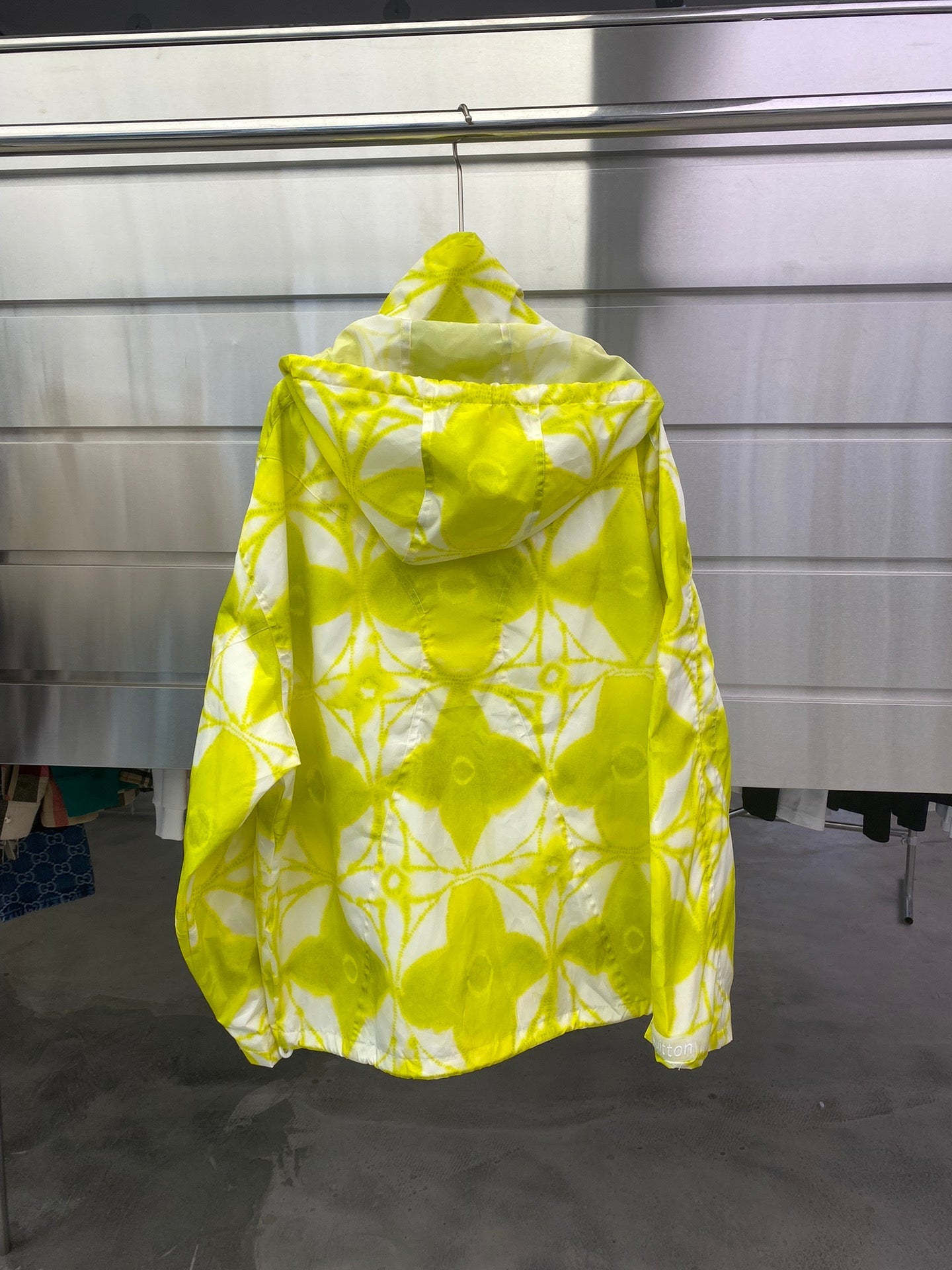 MINIMALIST STREET STYLE