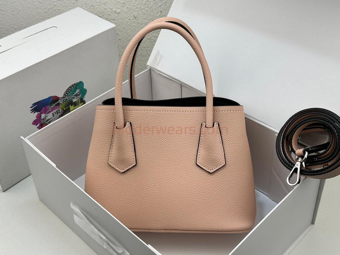 Chic & Stylish Bags