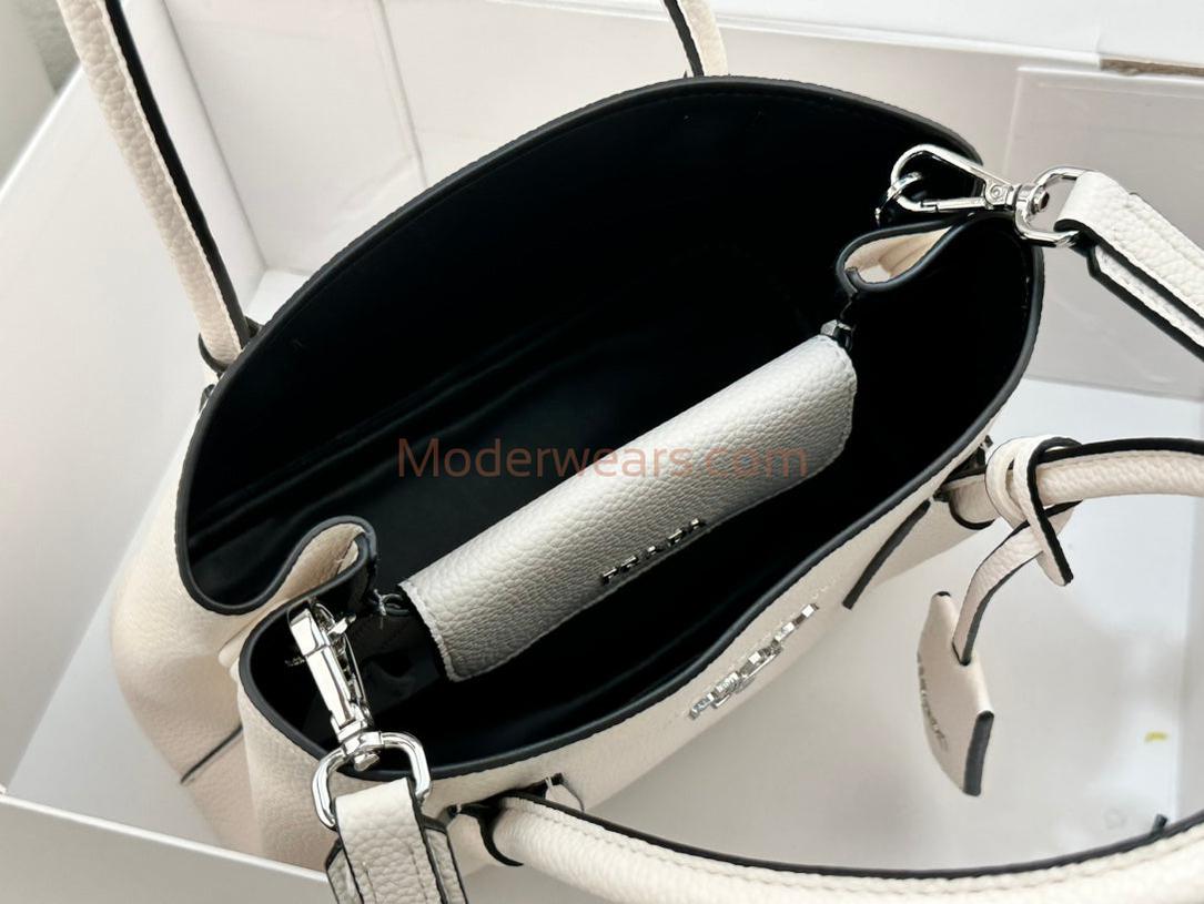 Chic & Stylish Bags