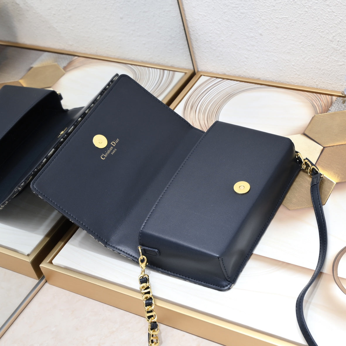 Chic & Stylish Bags