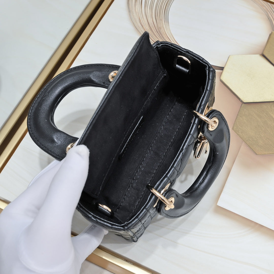 Chic & Stylish Bags